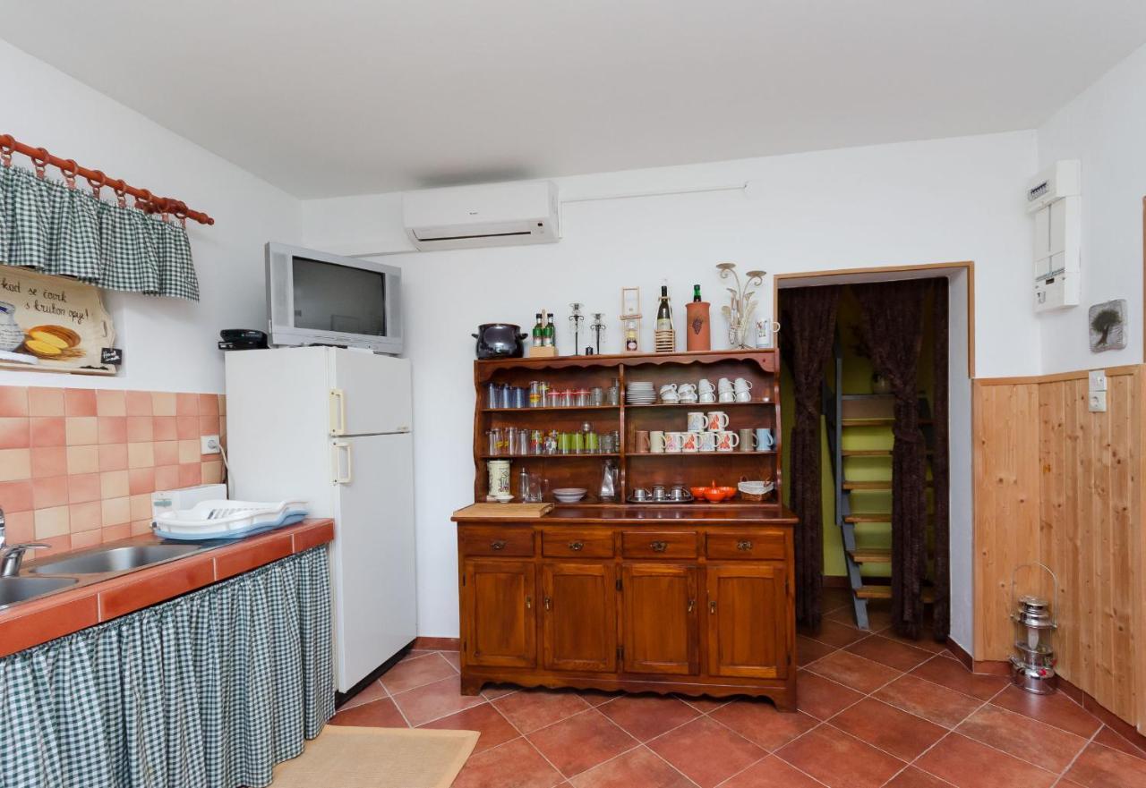 Villa House Nado Pulgarija Cepic Exterior foto